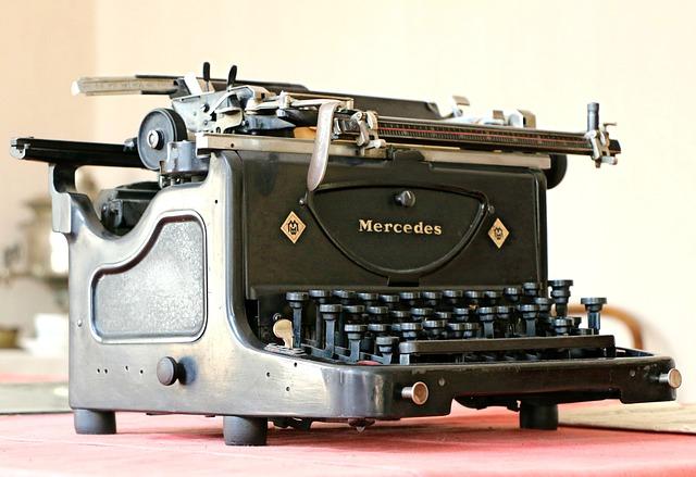 Alte Mercedes Schreibmaschine